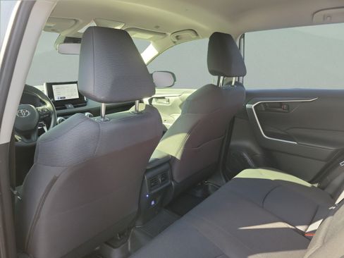 Certified 2023 Toyota RAV4 LE AWD/4WD image 22