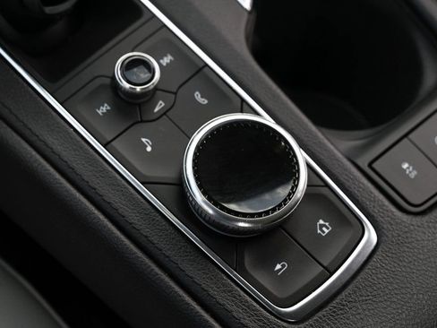 Used 2021 Cadillac XT4 Luxury image 32