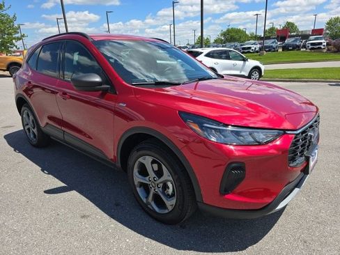 Used 2025 Ford Escape ST-Line AWD/4WD image 7