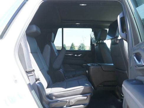 Used 2023 GMC Yukon Denali AWD/4WD image 12
