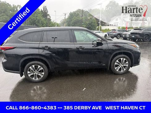 Used 2024 Toyota Highlander XLE AWD/4WD image 9