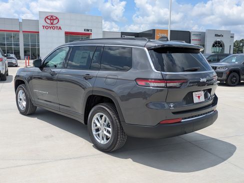 New 2026 Jeep Grand Cherokee L Laredo RWD image 3