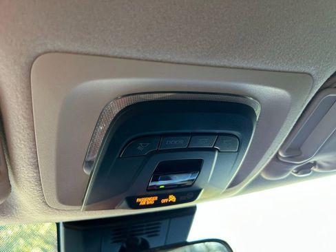 Used 2025 Toyota Corolla LE FWD image 28
