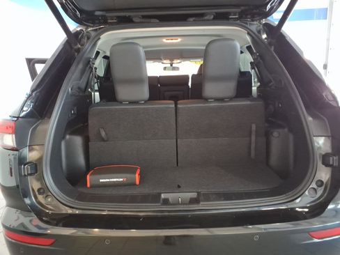 Used 2024 Mitsubishi Outlander SE image 17