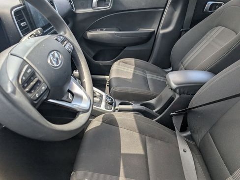 Used 2020 Hyundai Venue SEL FWD image 8
