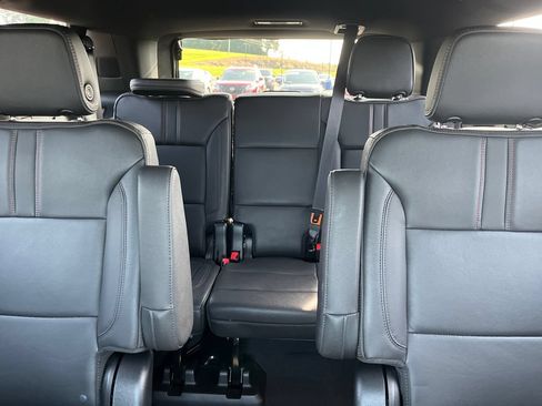 Used 2022 Chevrolet Tahoe RST w/ Sport Performance Package AWD/4WD image 23