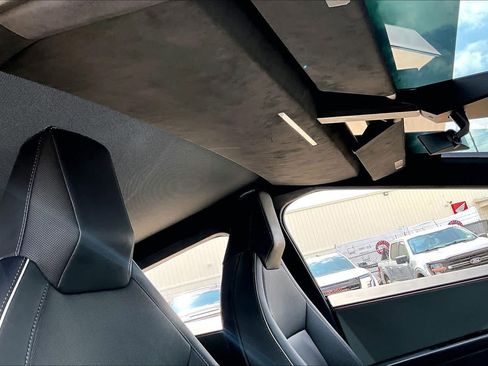 Used 2024 Tesla Cybertruck AWD Crew Cab image 12