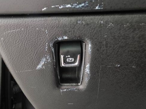 Used 2016 Cadillac Escalade ESV Premium AWD/4WD image 17