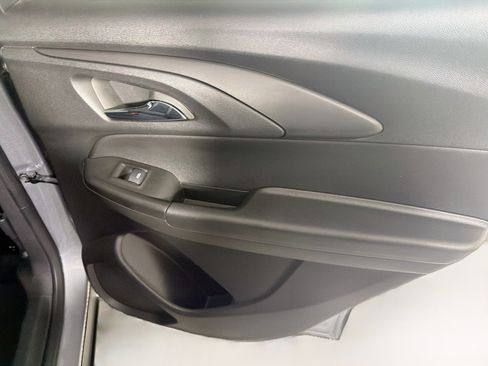 Used 2025 Chevrolet TrailBlazer LT FWD image 28