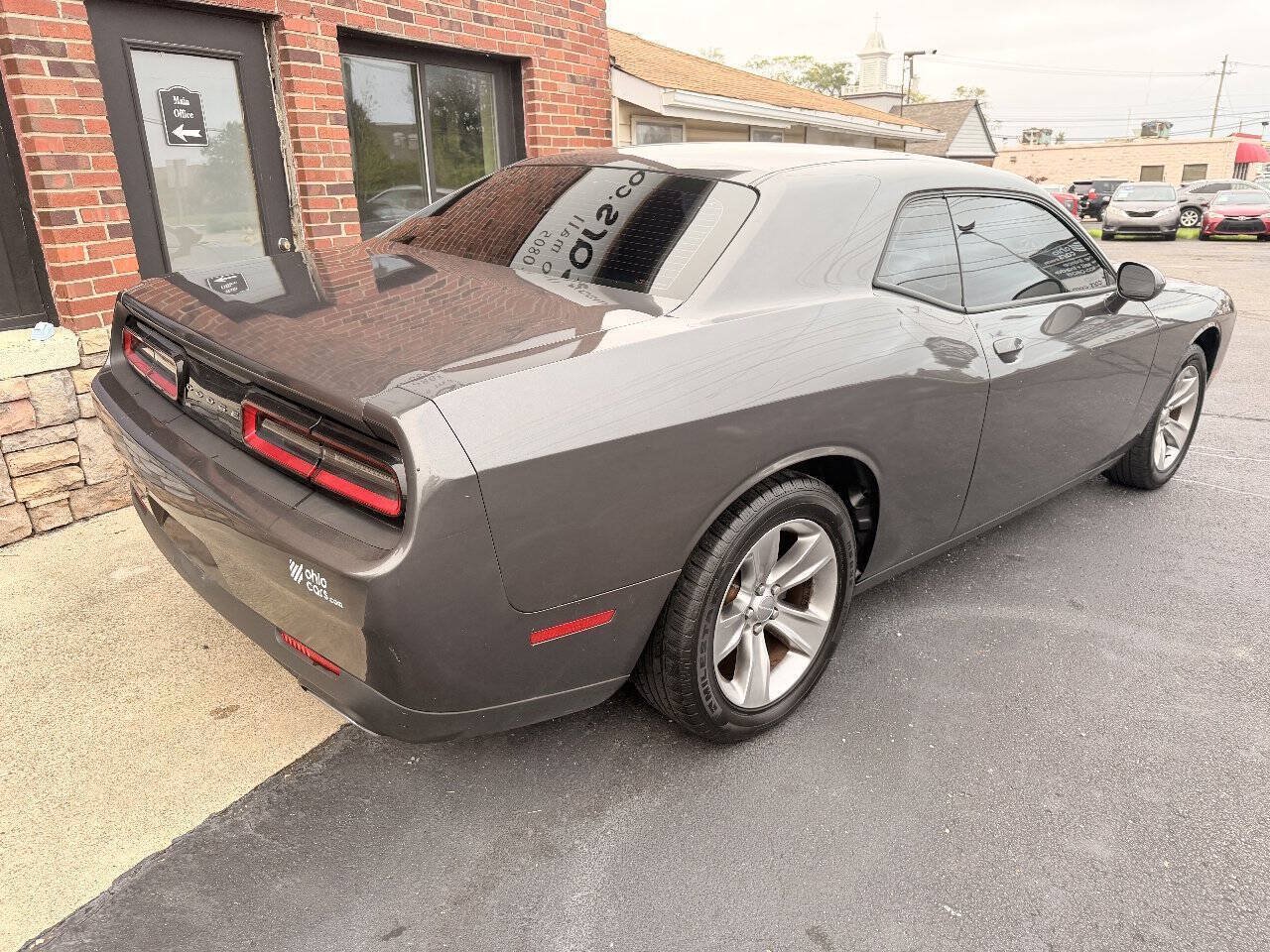 Used 2016 Dodge Challenger SXT RWD image 7