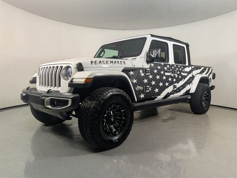 Used 2020 Jeep Gladiator Overland image 3