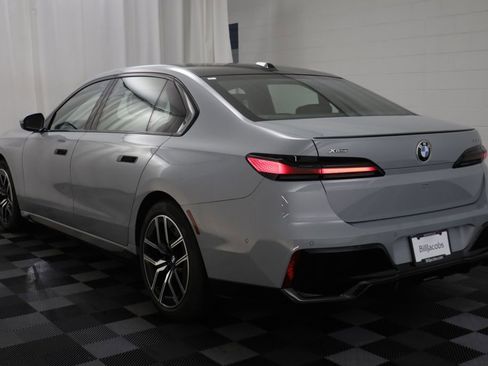 Certified 2025 BMW 740i xDrive AWD/4WD image 16