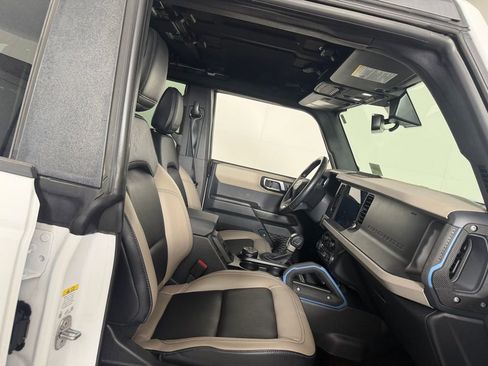 Used 2024 Ford Bronco Wildtrak AWD/4WD image 32