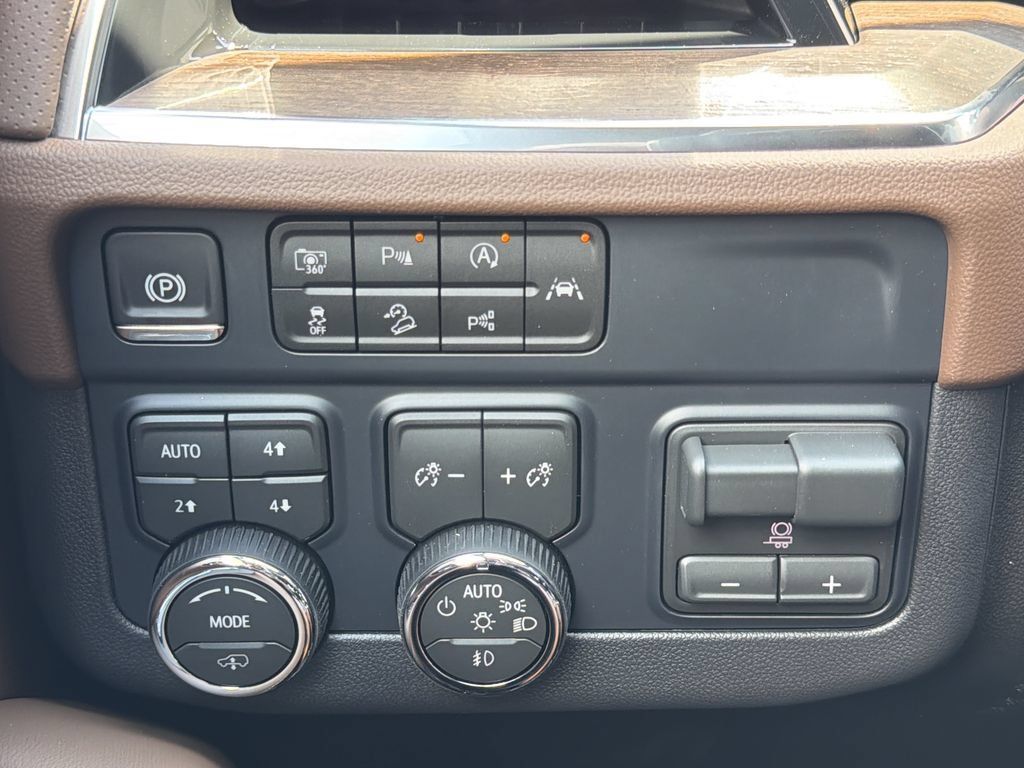 New 2026 Chevrolet Tahoe High Country AWD/4WD image 12