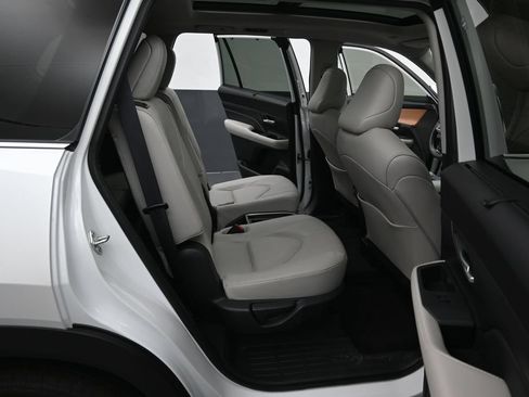 Certified 2024 Toyota Grand Highlander AWD image 34
