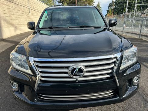 Used 2015 Lexus LX 570 4WD image 2
