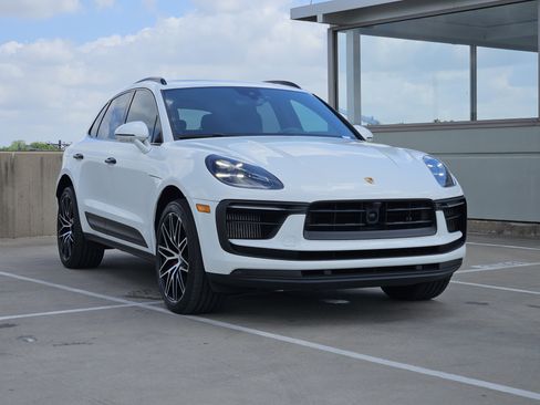 Used 2023 Porsche Macan S image 10