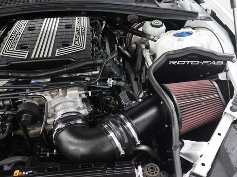 Used 2020 Chevrolet Camaro ZL1 RWD image 17