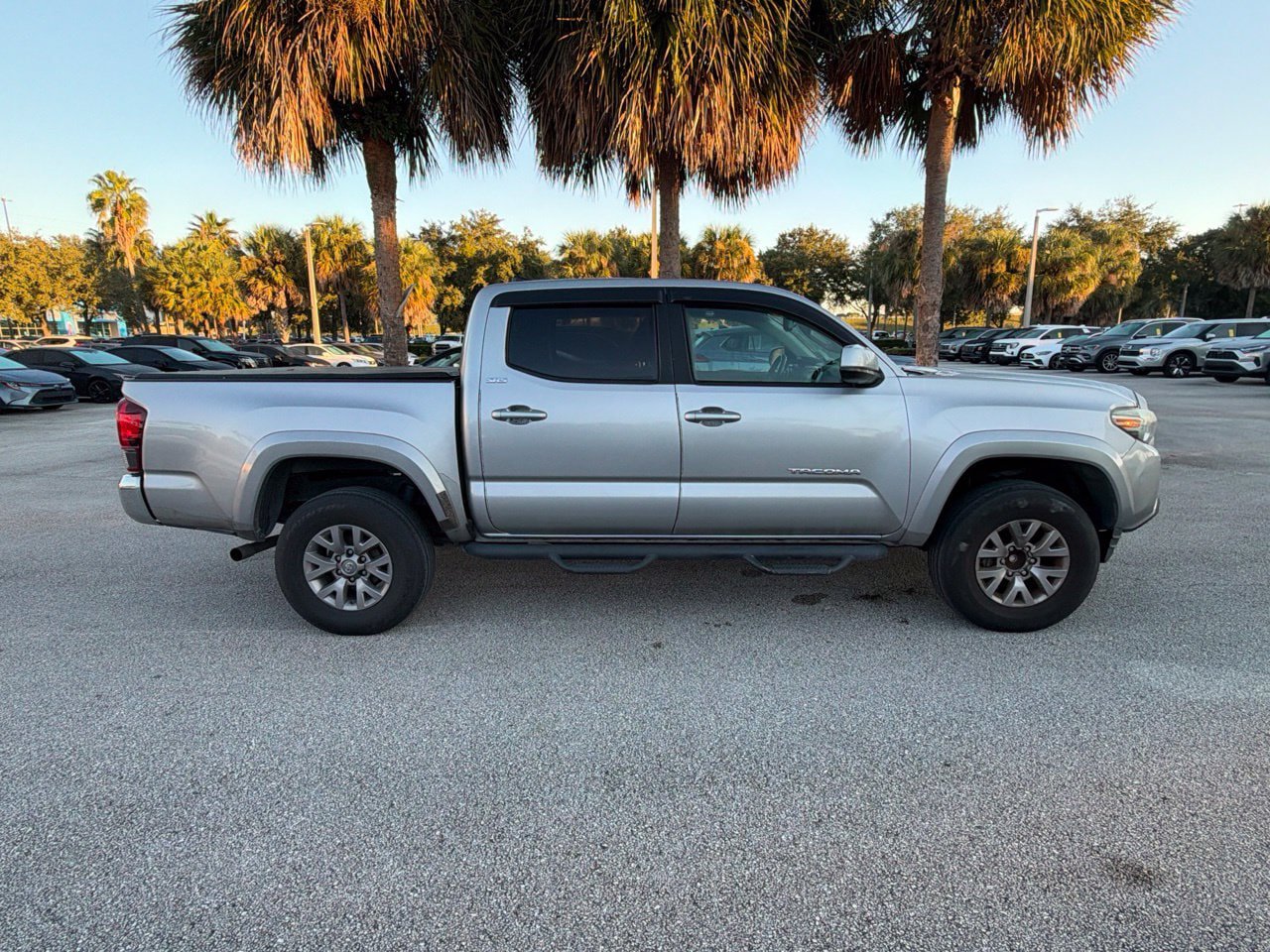Used 2018 Toyota Tacoma SR5 RWD image 4