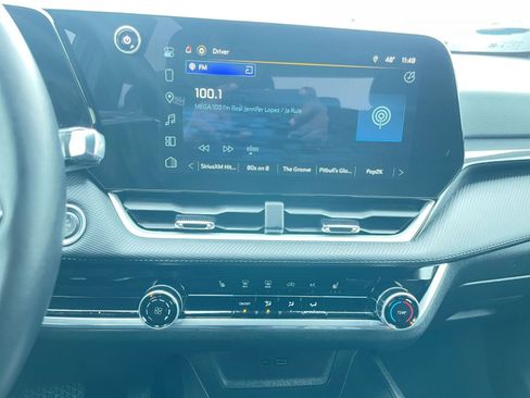 Used 2025 Chevrolet Equinox LT image 18