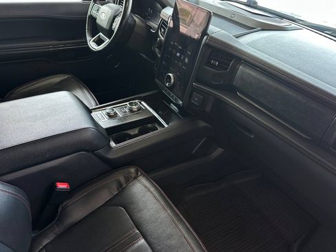 Certified 2022 Ford Expedition Limited AWD/4WD image 16