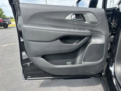 New 2026 Chrysler Voyager LX FWD image 19