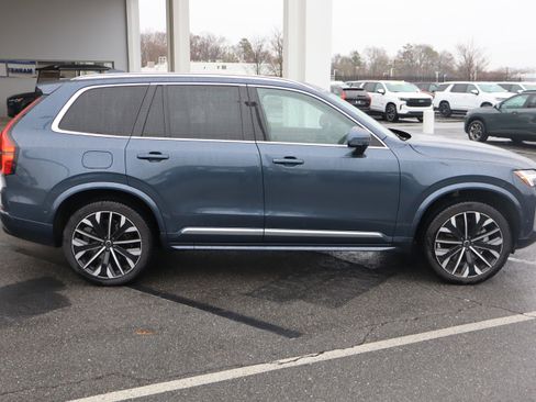 Used 2025 Volvo XC90 B5 Plus image 11