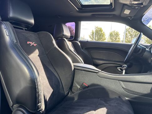 Used 2015 Dodge Challenger R/T Plus image 30