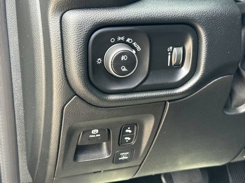 Used 2020 RAM 1500 Big Horn AWD/4WD image 15