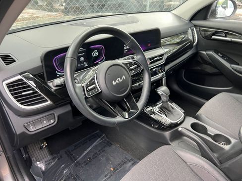Used 2025 Kia Seltos S image 35