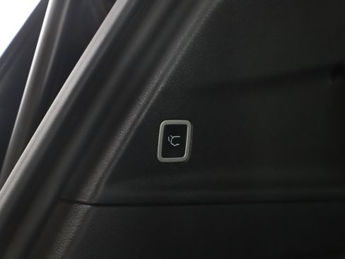 Used 2025 Chrysler Pacifica Select FWD image 22