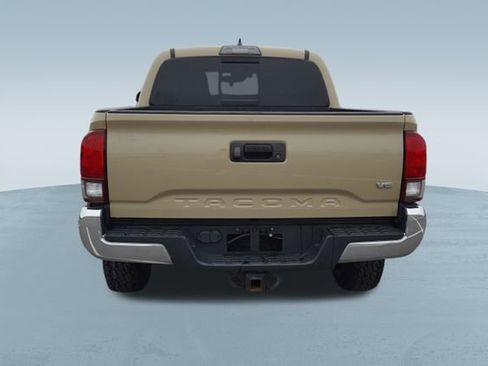 Used 2019 Toyota Tacoma TRD Off-Road image 7