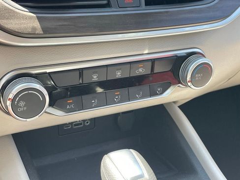 Used 2025 Nissan Altima 2.5 SV image 7