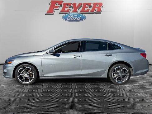 Used 2023 Chevrolet Malibu LT image 2