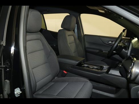 Used 2025 Chevrolet Equinox LT image 29