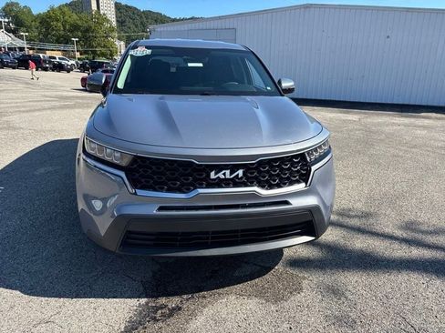 Used 2022 Kia Sorento LX image 8