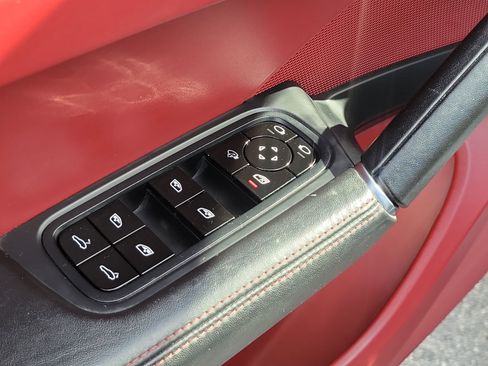 Used 2021 Porsche Cayenne AWD/4WD image 17