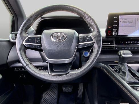 Used 2024 Toyota Sienna XLE Woodland Edition AWD/4WD image 6