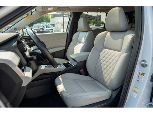 Used 2024 Mitsubishi Outlander SEL AWD/4WD image 12