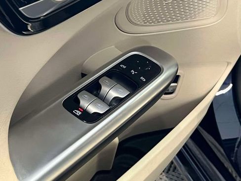 Certified 2022 Mercedes-Benz C 300 4MATIC Sedan image 16