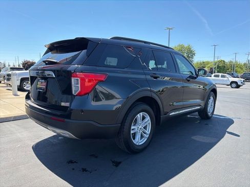 Used 2024 Ford Explorer XLT w/ Equipment Group 202A AWD/4WD image 7