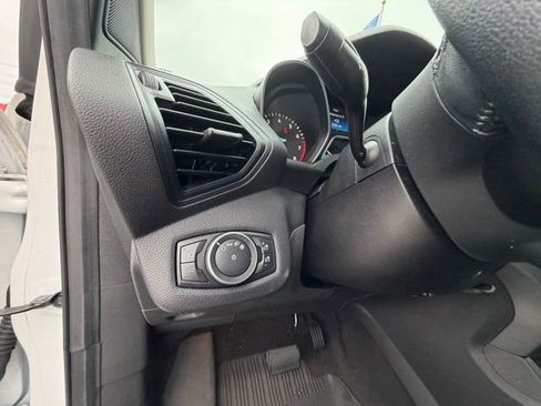 Used 2019 Ford Escape SEL image 9