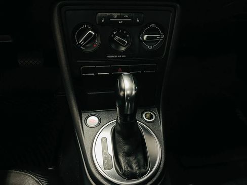Used 2013 Volkswagen Beetle 2.5 image 18