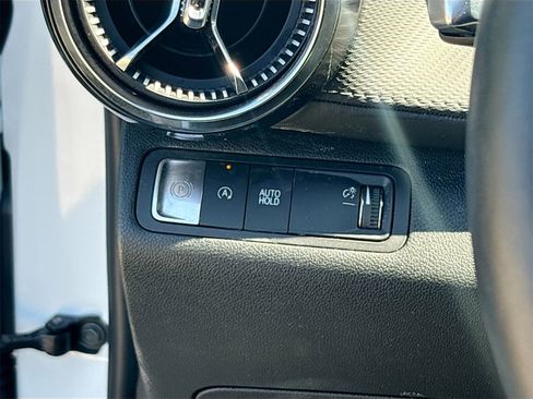 Used 2025 Chevrolet Equinox LT image 10