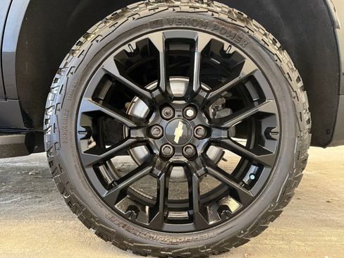 Used 2022 Chevrolet Tahoe LT w/ Luxury Package image 12