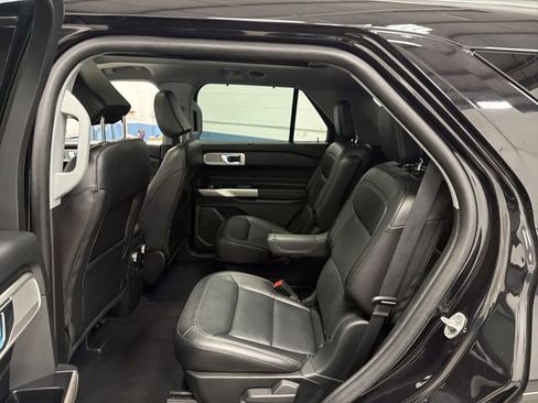 Used 2023 Ford Explorer Limited image 31