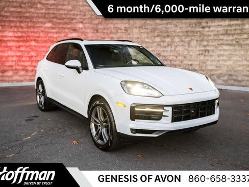 Used 2024 Porsche Cayenne image 1