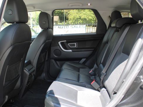 Used 2017 Land Rover Discovery Sport SE image 26