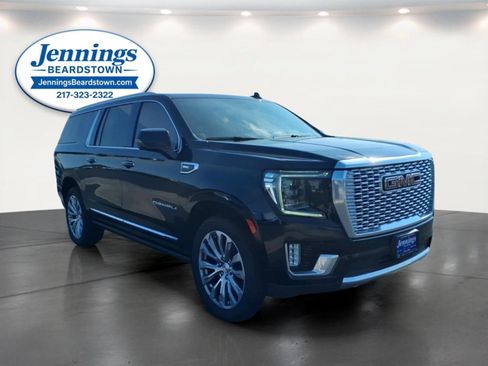 Used 2022 GMC Yukon XL Denali w/ Advanced Technology Package AWD/4WD image 30
