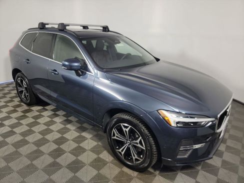 Used 2022 Volvo XC60 B5 Momentum w/ Advanced Package image 2